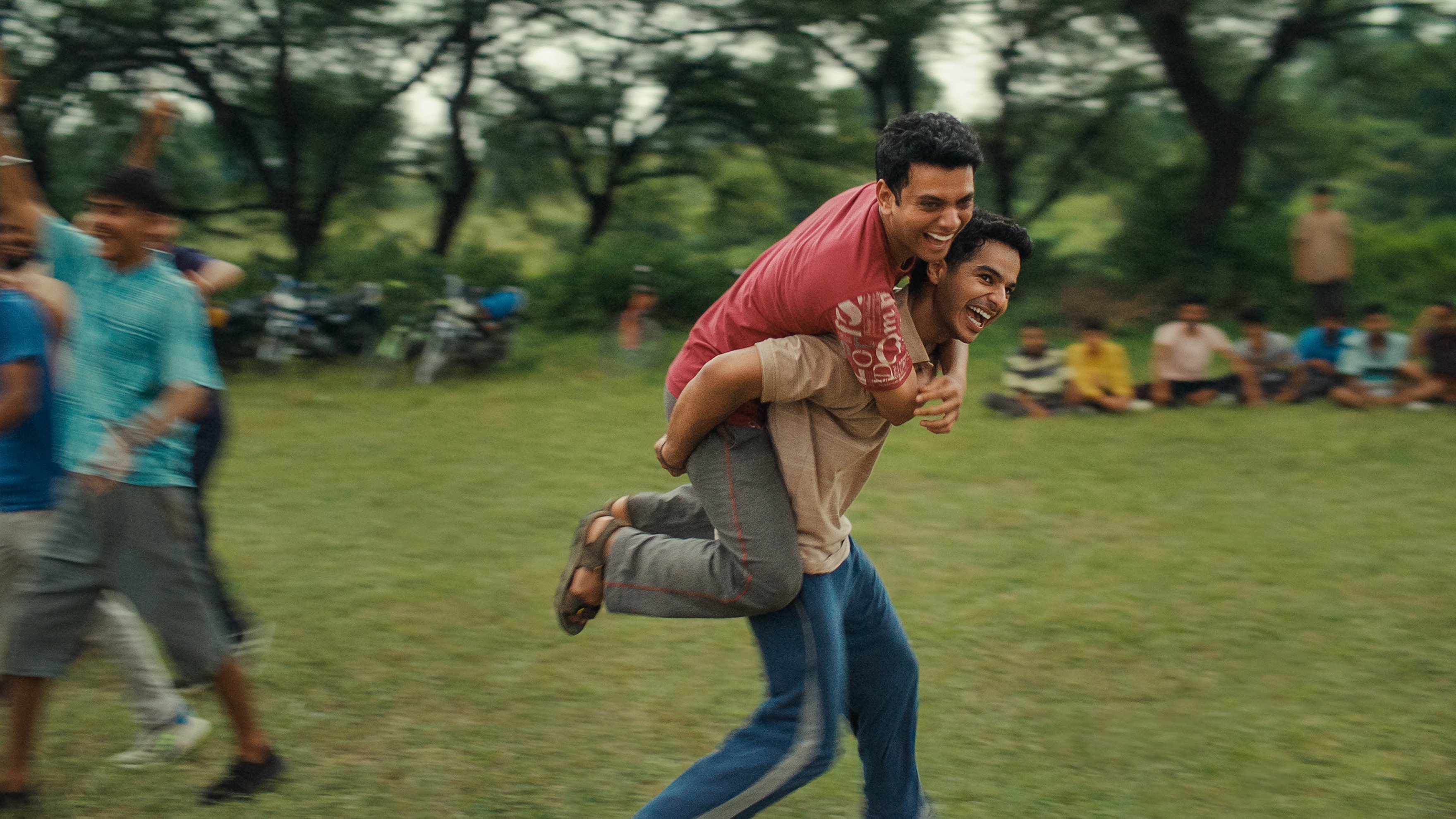 دانلود فیلم بازگشت به خانه Homebound 2025